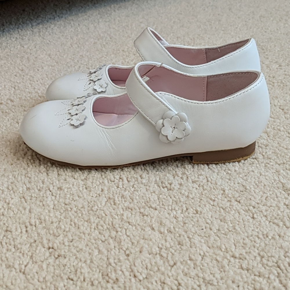 Toddler Girl White Dress Shoes. Size 11. - Picture 2 of 4